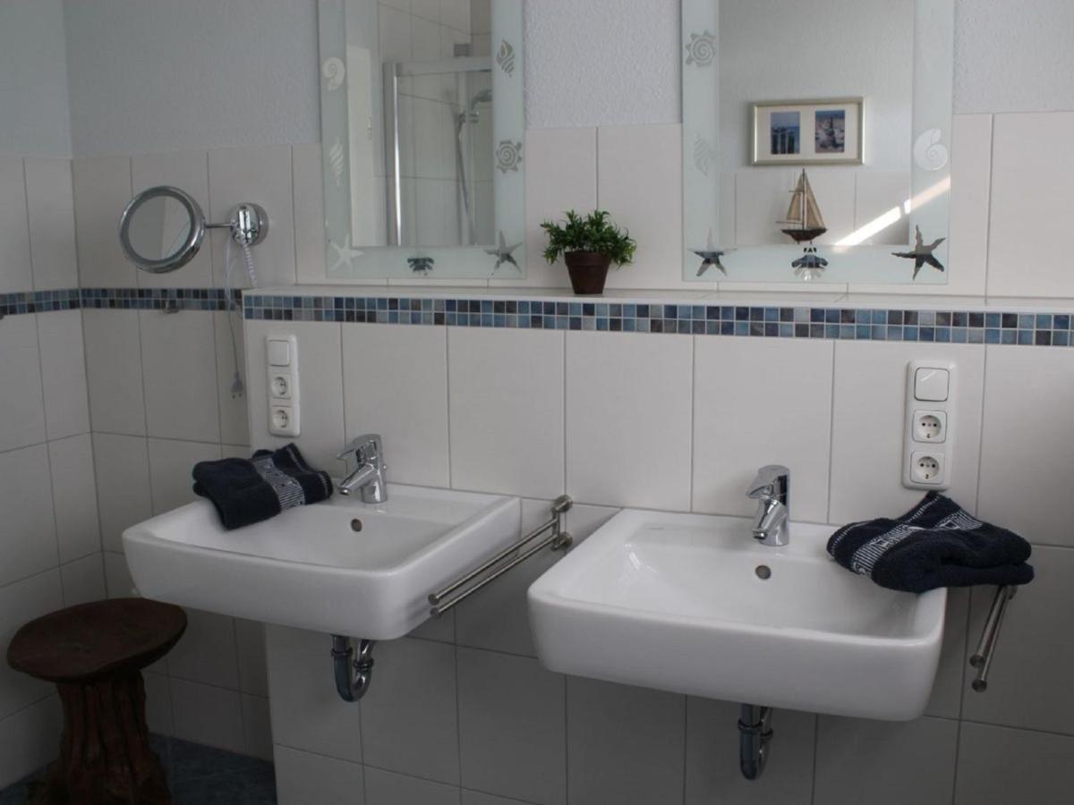 Reetdachhaus Windsbraut Villa Breege Ngoại thất bức ảnh